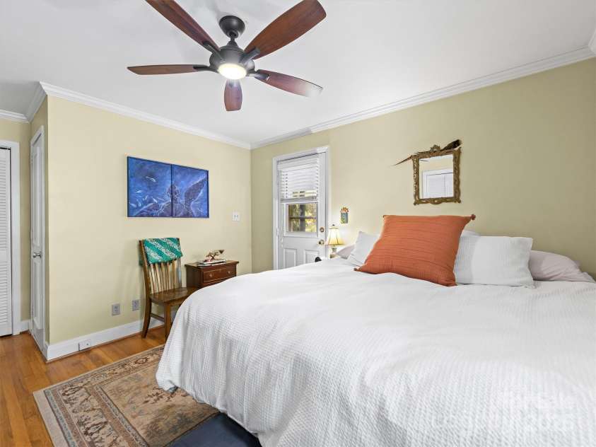 9 Hilltop Road, Asheville, NC 28803.  MLS# CAR4314753, YatesRealty ID 19490. 