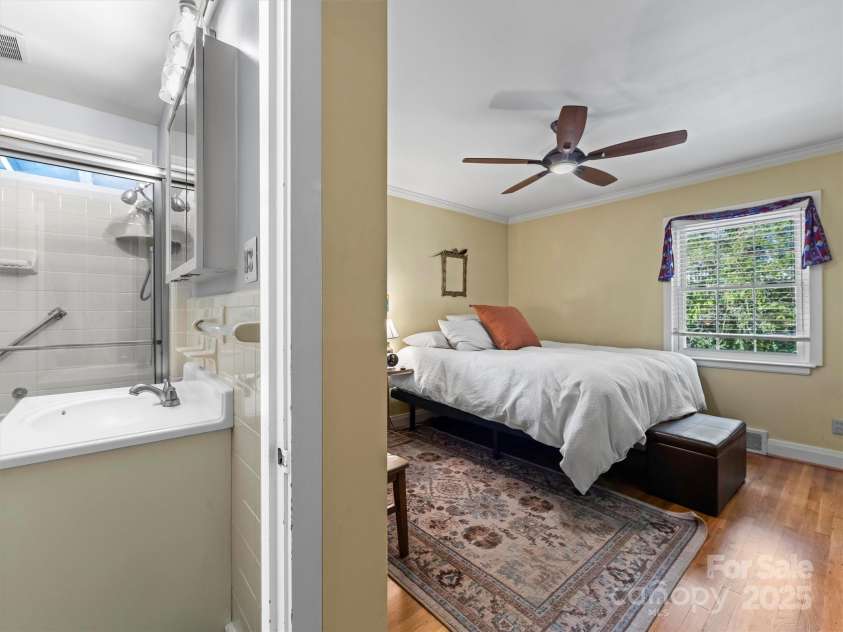 9 Hilltop Road, Asheville, NC 28803.  MLS# CAR4314753, YatesRealty ID 19490. 
