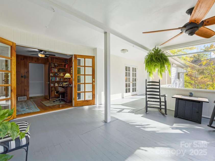 9 Hilltop Road, Asheville, NC 28803.  MLS# CAR4314753, YatesRealty ID 19490. 