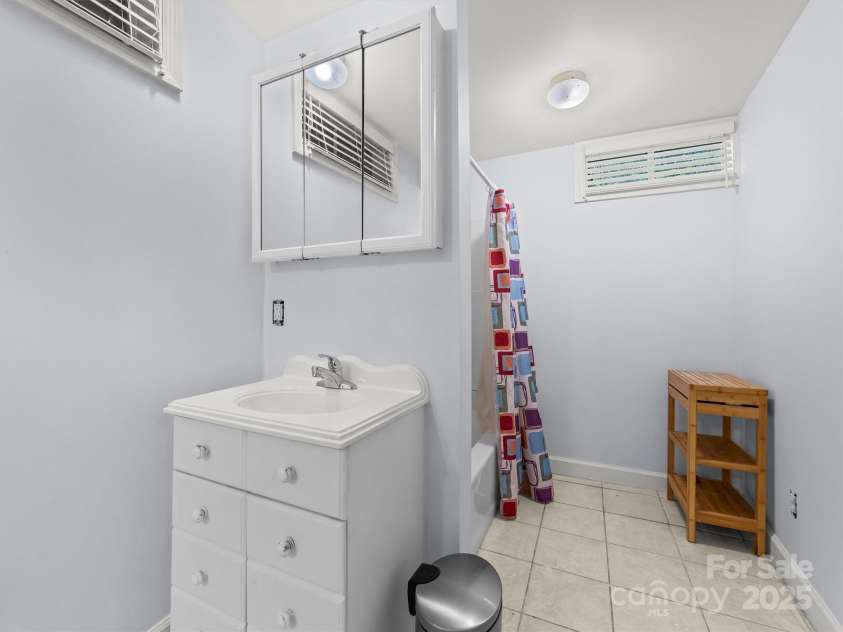 9 Hilltop Road, Asheville, NC 28803.  MLS# CAR4314753, YatesRealty ID 19490. 