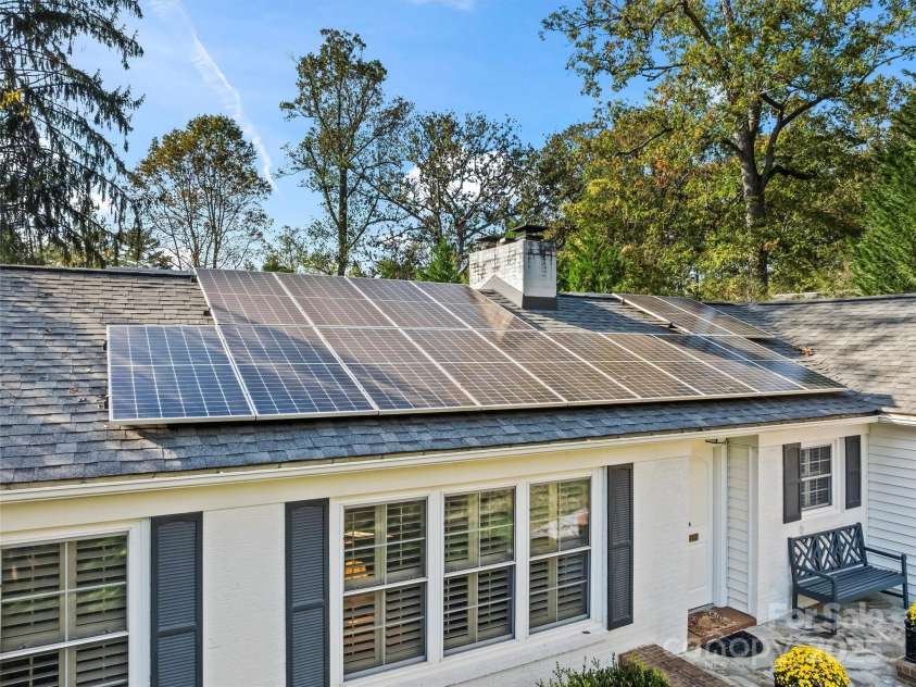 9 Hilltop Road, Asheville, NC 28803.  MLS# CAR4314753, YatesRealty ID 19490. 