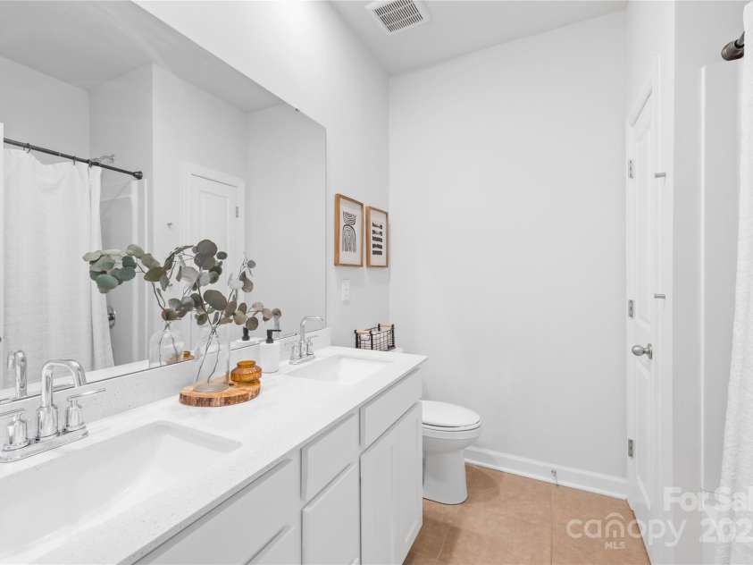 3938 Isenhour Road, Kannapolis, NC 28081.  MLS# CAR4264090, YatesRealty ID 19491. Full Bath