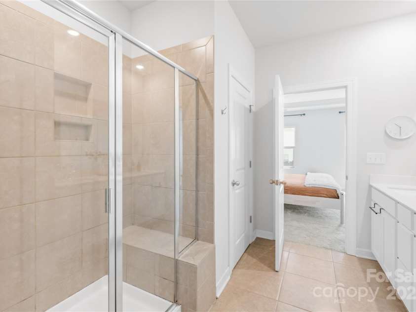 3938 Isenhour Road, Kannapolis, NC 28081.  MLS# CAR4264090, YatesRealty ID 19491. Master Bath