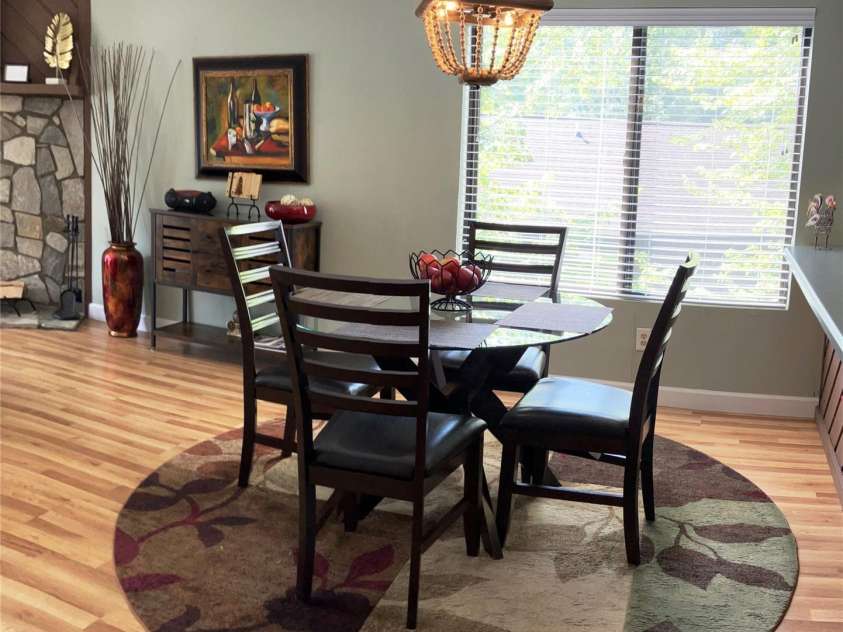 78 Upper Tanglewood Road, Lake Toxaway, NC 28747.  MLS# CAR4375733, YatesRealty ID 19491. Dining Area