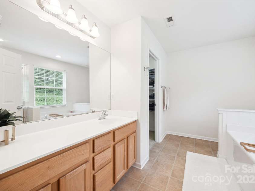 444 Battery Circle, Clover, SC 29710.  MLS# CAR4264537, YatesRealty ID 19492. 