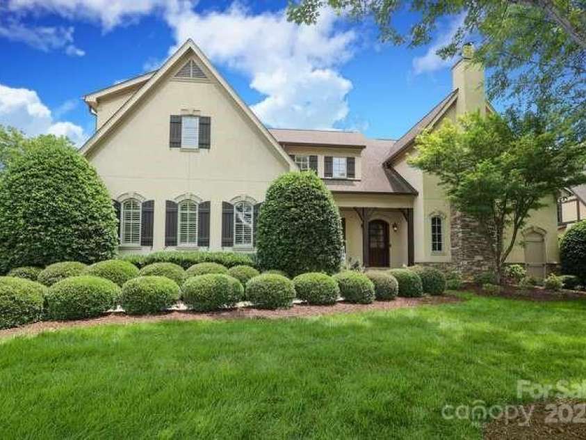 1103 Mapesbury Lane, Waxhaw, NC 28173.  MLS# CAR4266056, YatesRealty ID 19493. 