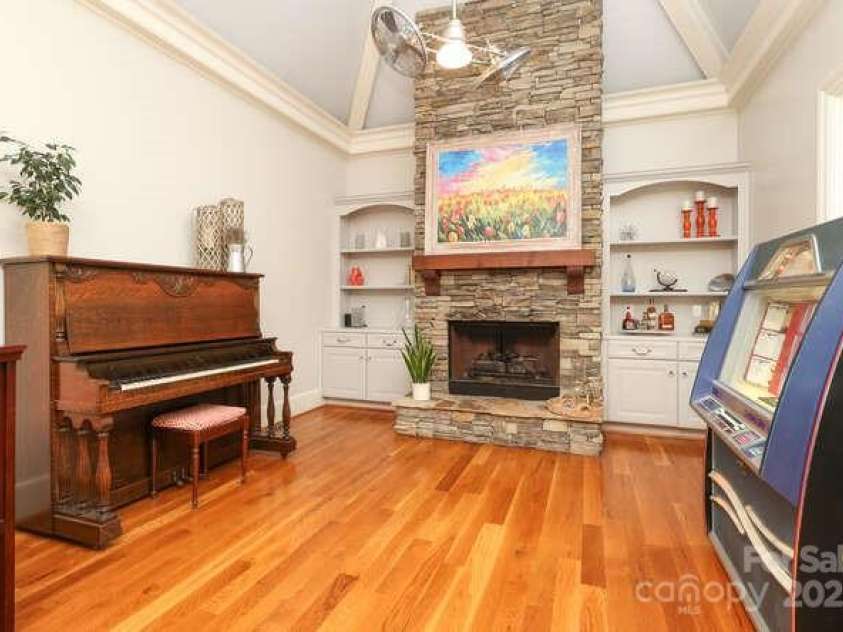 1103 Mapesbury Lane, Waxhaw, NC 28173.  MLS# CAR4266056, YatesRealty ID 19493. 