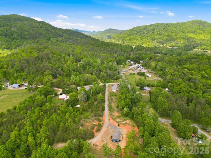 111 Buck Ridge Drive, Marion, NC 28752.  MLS# CAR4375280, YatesRealty ID 19494. 