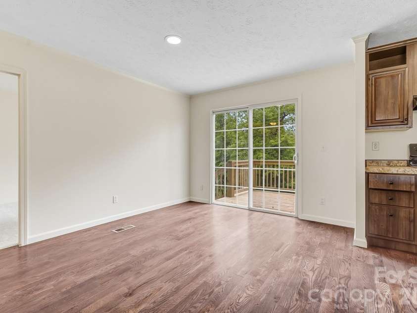 111 Buck Ridge Drive, Marion, NC 28752.  MLS# CAR4375280, YatesRealty ID 19494. 