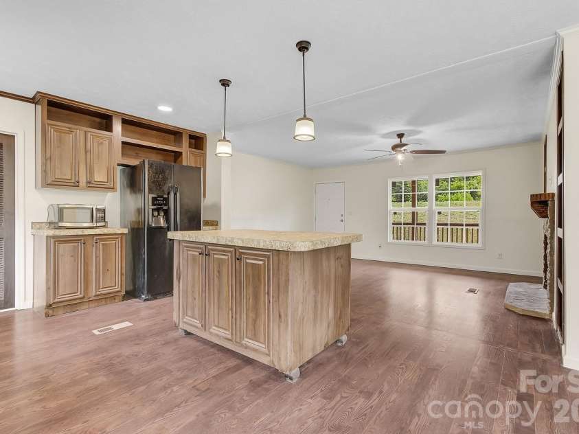 111 Buck Ridge Drive, Marion, NC 28752.  MLS# CAR4375280, YatesRealty ID 19494. 