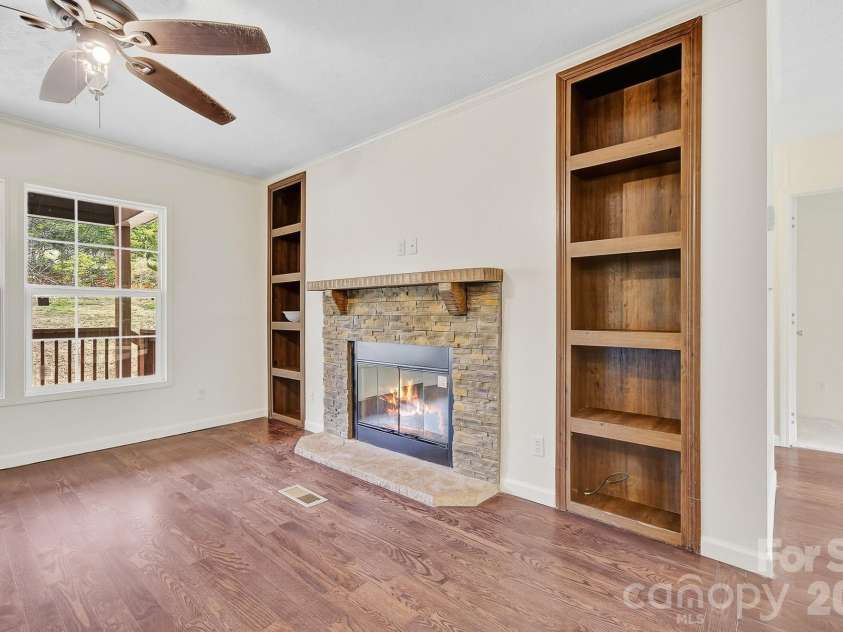 111 Buck Ridge Drive, Marion, NC 28752.  MLS# CAR4375280, YatesRealty ID 19494. 