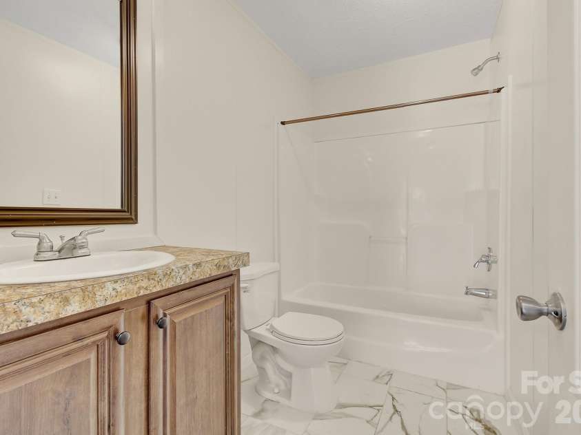 111 Buck Ridge Drive, Marion, NC 28752.  MLS# CAR4375280, YatesRealty ID 19494. 