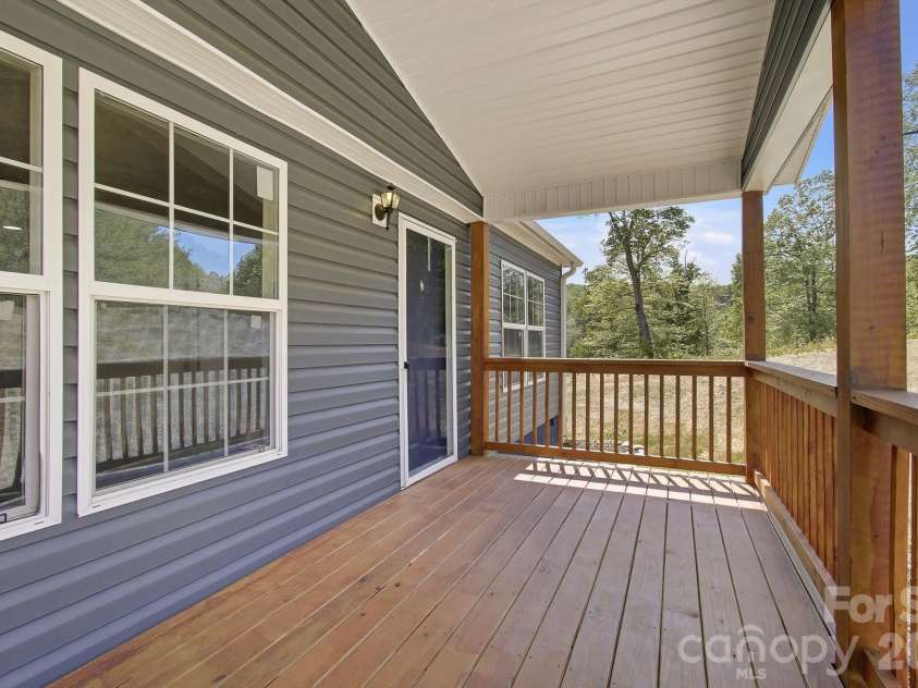 111 Buck Ridge Drive, Marion, NC 28752.  MLS# CAR4375280, YatesRealty ID 19494. 