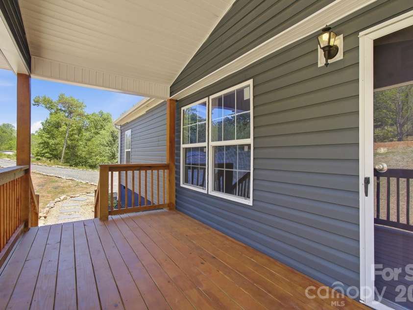 111 Buck Ridge Drive, Marion, NC 28752.  MLS# CAR4375280, YatesRealty ID 19494. 