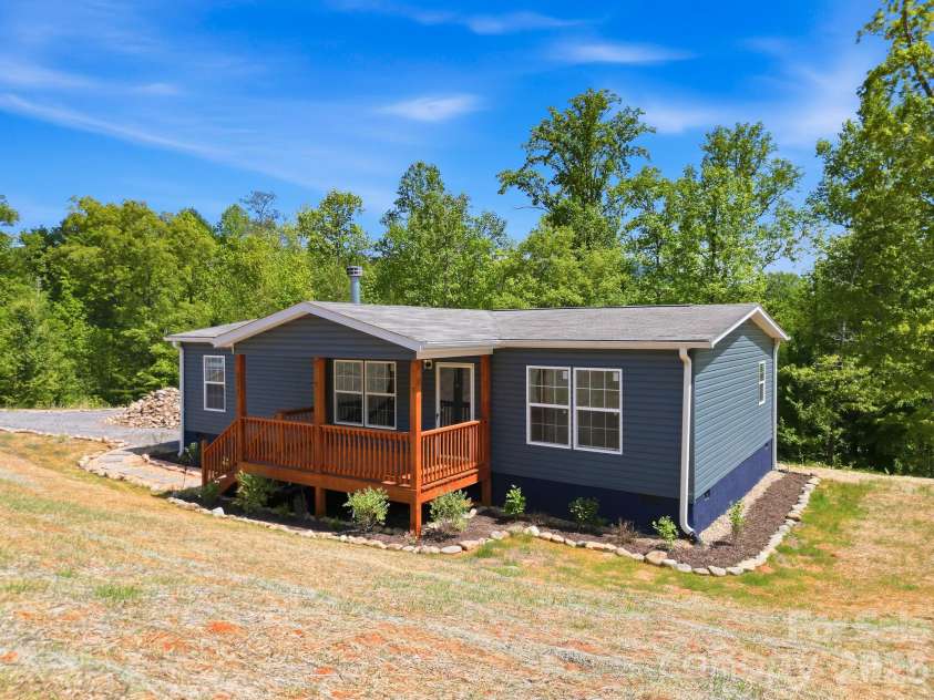 111 Buck Ridge Drive, Marion, NC 28752.  MLS# CAR4375280, YatesRealty ID 19494. 