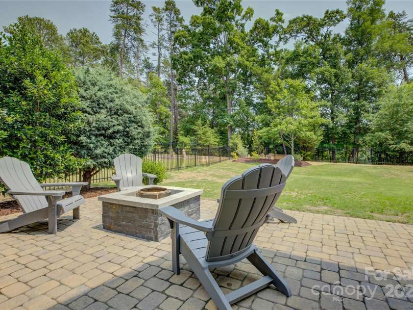 15344 Cimarron Hills Lane, Charlotte, NC 28278.  MLS# CAR4264808, YatesRealty ID 19494. 