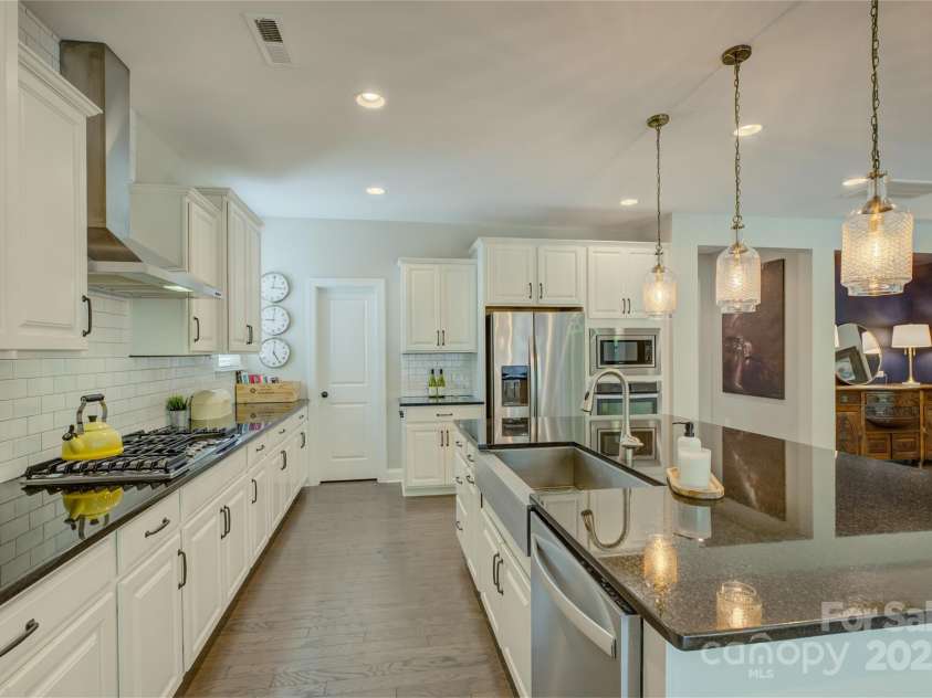15344 Cimarron Hills Lane, Charlotte, NC 28278.  MLS# CAR4264808, YatesRealty ID 19494. 