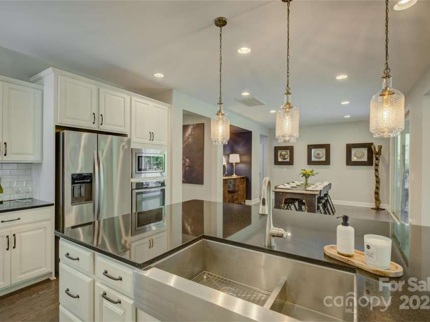 15344 Cimarron Hills Lane, Charlotte, NC 28278.  MLS# CAR4264808, YatesRealty ID 19494. 