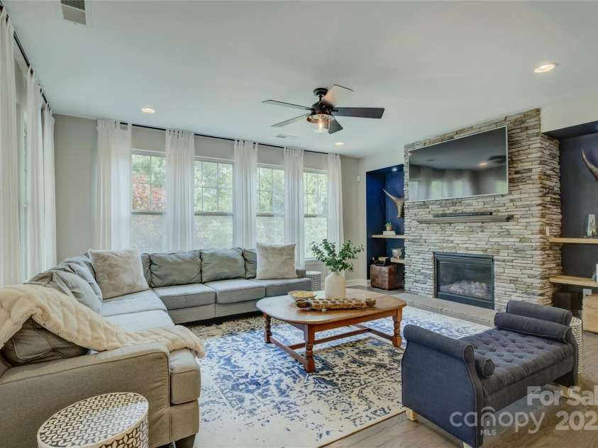 15344 Cimarron Hills Lane, Charlotte, NC 28278.  MLS# CAR4264808, YatesRealty ID 19494. 