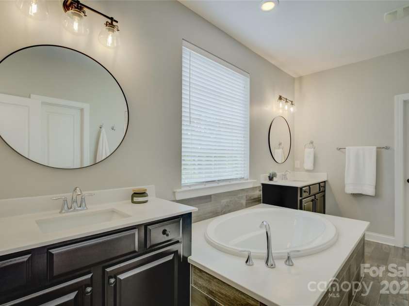15344 Cimarron Hills Lane, Charlotte, NC 28278.  MLS# CAR4264808, YatesRealty ID 19494. 