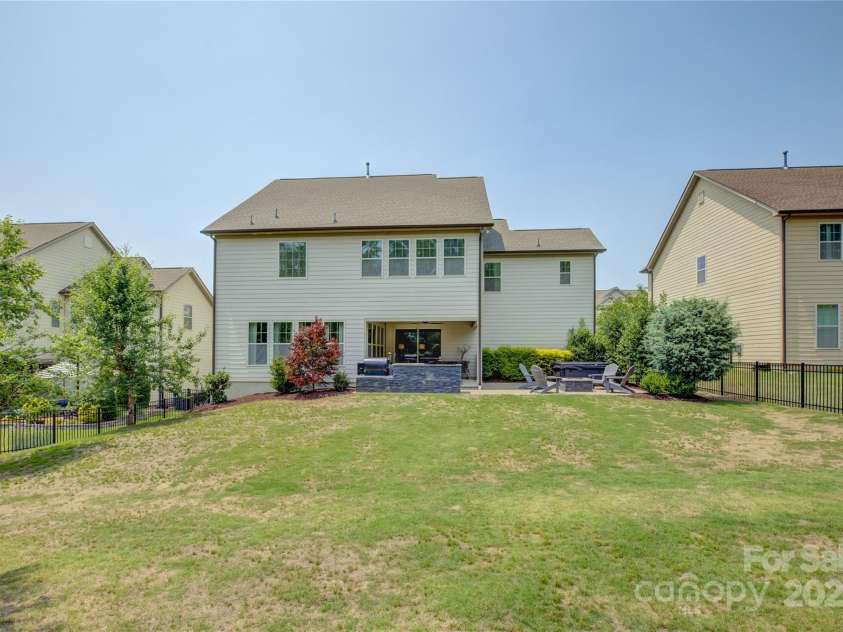 15344 Cimarron Hills Lane, Charlotte, NC 28278.  MLS# CAR4264808, YatesRealty ID 19494. 