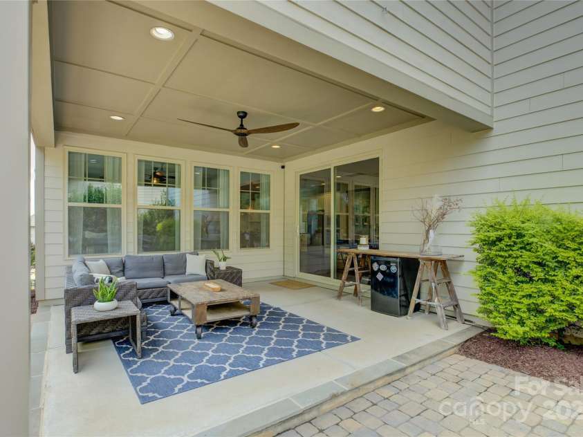 15344 Cimarron Hills Lane, Charlotte, NC 28278.  MLS# CAR4264808, YatesRealty ID 19494. 