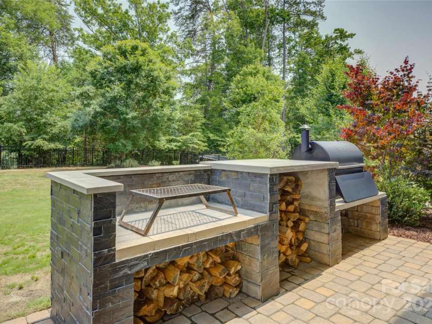 15344 Cimarron Hills Lane, Charlotte, NC 28278.  MLS# CAR4264808, YatesRealty ID 19494. 
