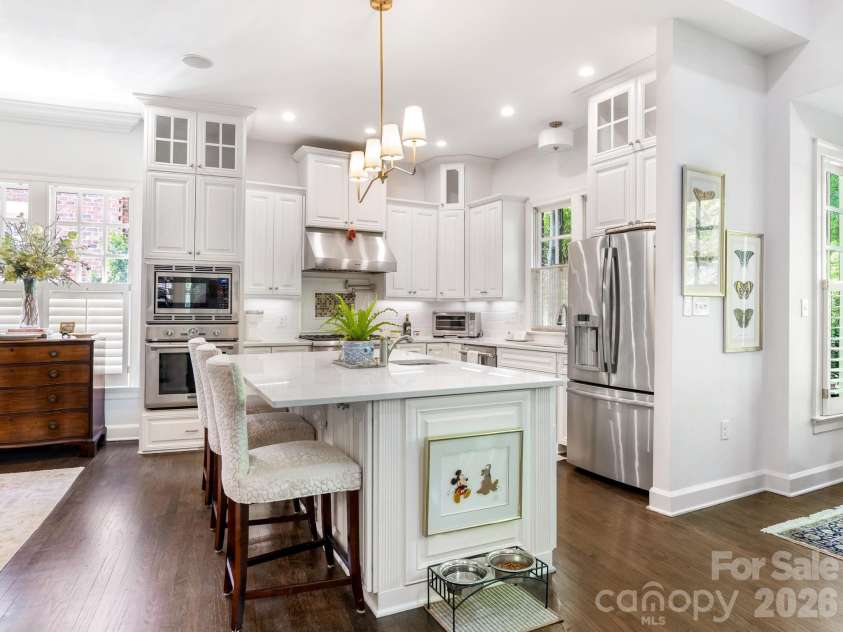 1232 Dilworth Crescent Row, Charlotte, NC 28203.  MLS# CAR4369704, YatesRealty ID 19495. 