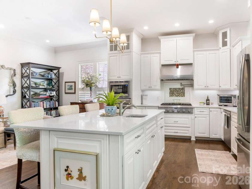 1232 Dilworth Crescent Row, Charlotte, NC 28203.  MLS# CAR4369704, YatesRealty ID 19495. 