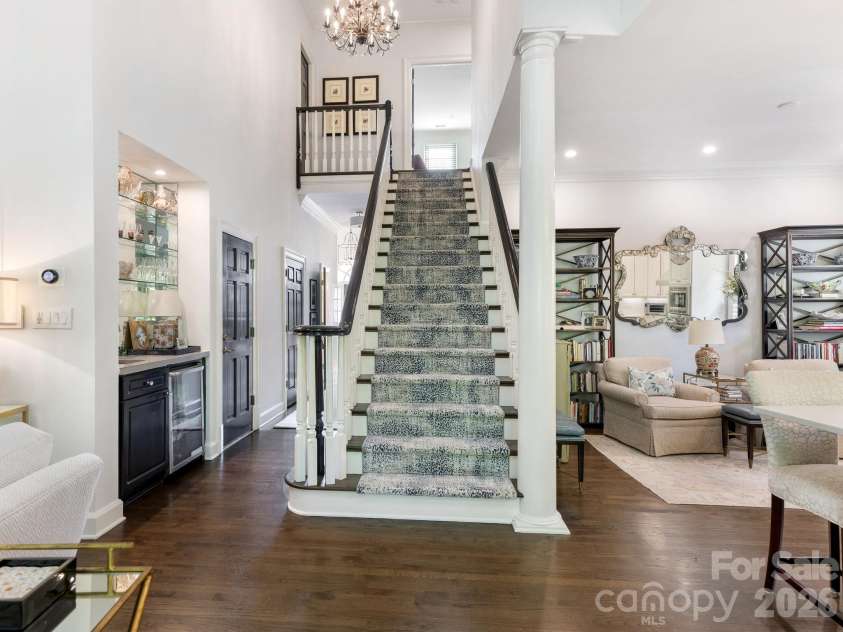 1232 Dilworth Crescent Row, Charlotte, NC 28203.  MLS# CAR4369704, YatesRealty ID 19495. 