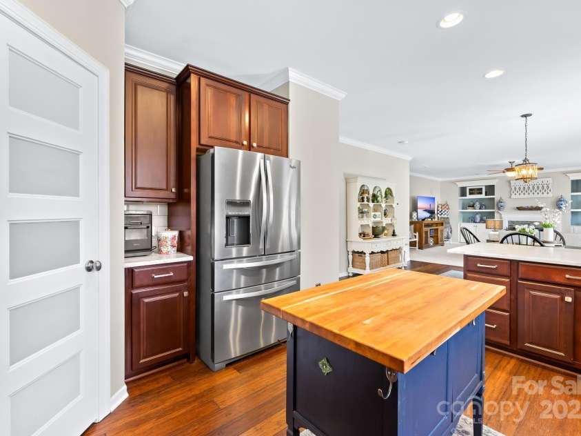 622 Lorain Avenue, Concord, NC 28027.  MLS# CAR4266978, YatesRealty ID 19497. Kitchen