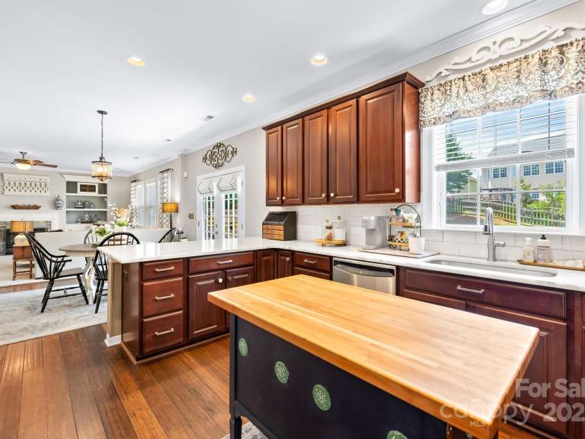 622 Lorain Avenue, Concord, NC 28027.  MLS# CAR4266978, YatesRealty ID 19497. Kitchen