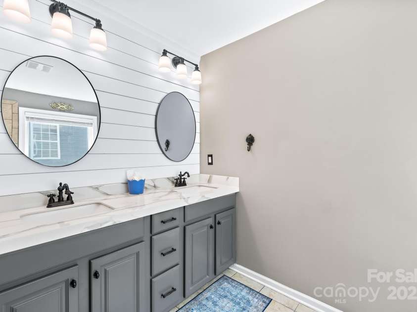 622 Lorain Avenue, Concord, NC 28027.  MLS# CAR4266978, YatesRealty ID 19497. Primary Bathroom