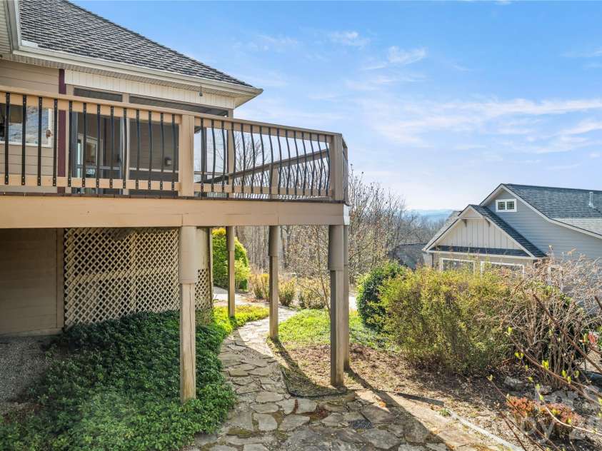 84 Deep Valley Lane, Hendersonville, NC 28791.  MLS# CAR4352594, YatesRealty ID 19497. 