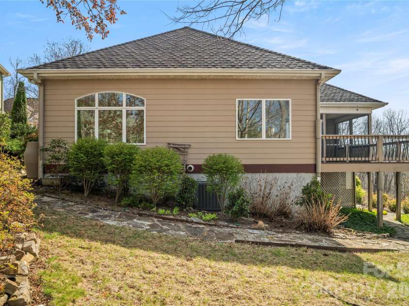 84 Deep Valley Lane, Hendersonville, NC 28791.  MLS# CAR4352594, YatesRealty ID 19497. 