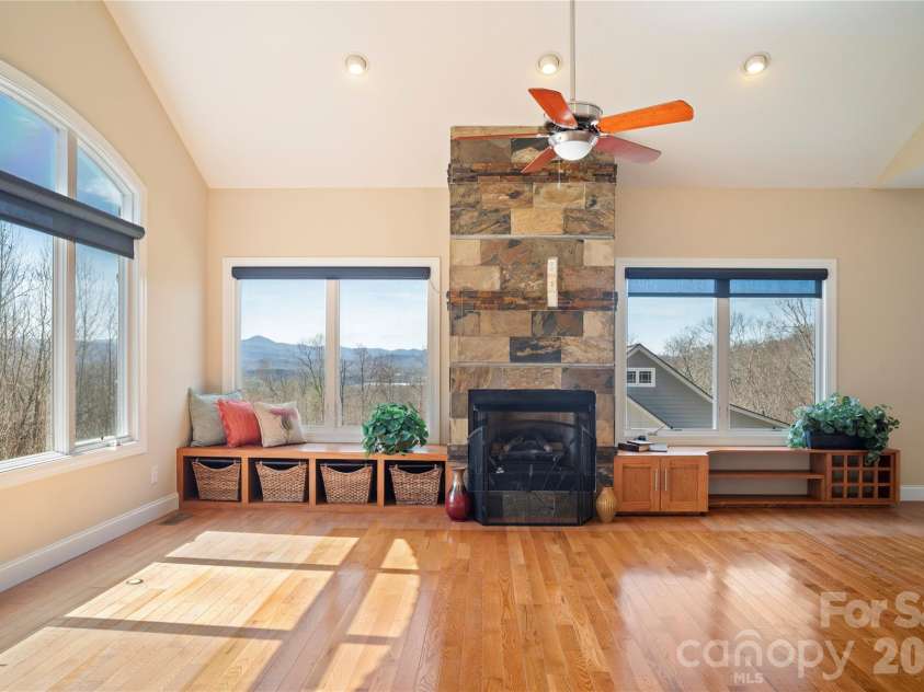 84 Deep Valley Lane, Hendersonville, NC 28791.  MLS# CAR4352594, YatesRealty ID 19497. 