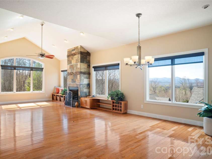 84 Deep Valley Lane, Hendersonville, NC 28791.  MLS# CAR4352594, YatesRealty ID 19497. 