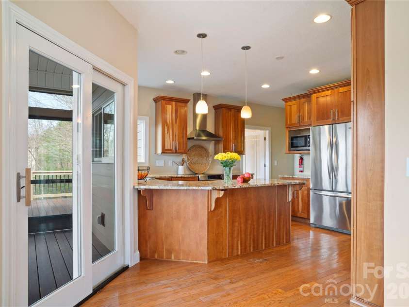 84 Deep Valley Lane, Hendersonville, NC 28791.  MLS# CAR4352594, YatesRealty ID 19497. 