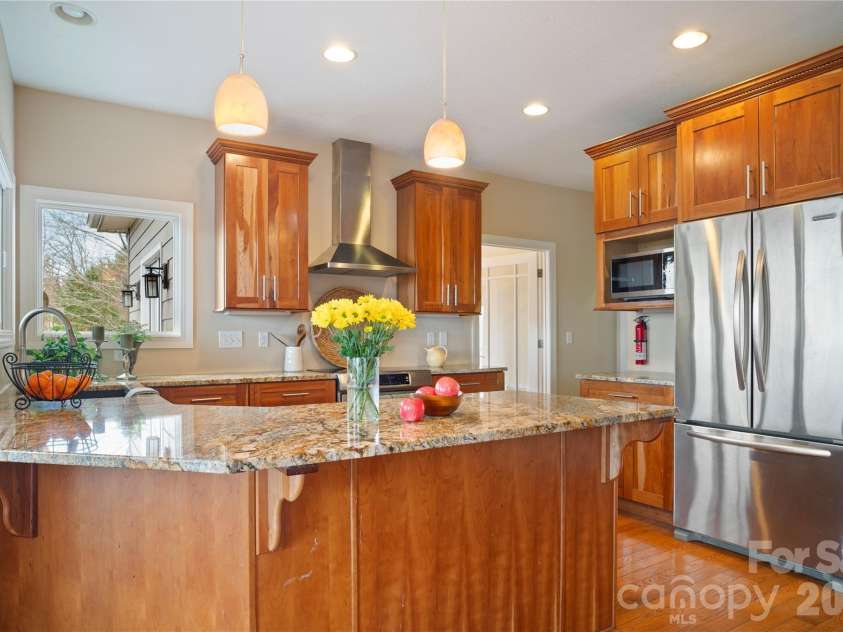 84 Deep Valley Lane, Hendersonville, NC 28791.  MLS# CAR4352594, YatesRealty ID 19497. 