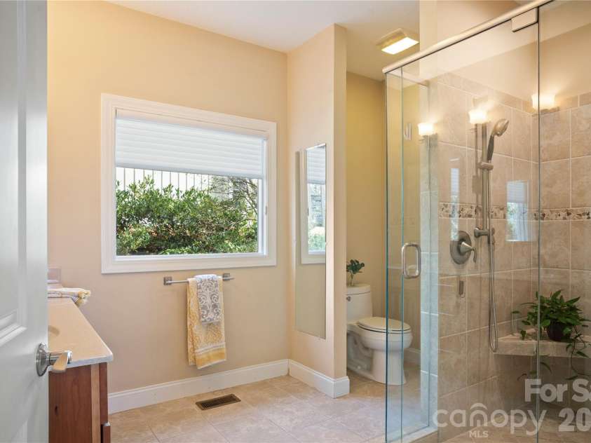84 Deep Valley Lane, Hendersonville, NC 28791.  MLS# CAR4352594, YatesRealty ID 19497. 