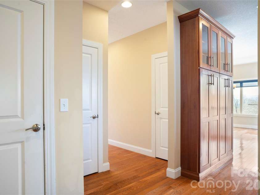 84 Deep Valley Lane, Hendersonville, NC 28791.  MLS# CAR4352594, YatesRealty ID 19497. 