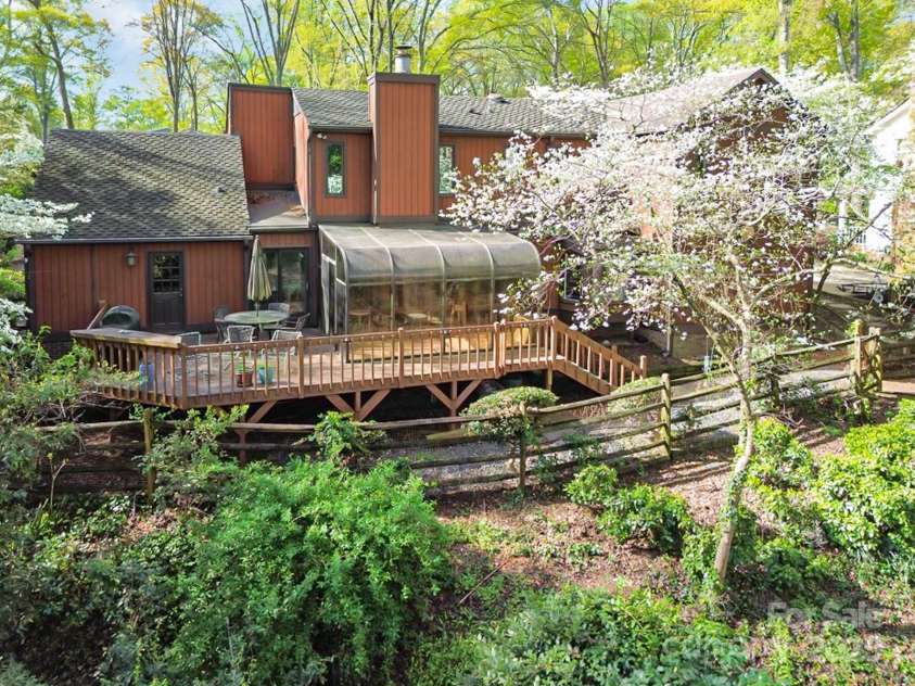 1601 Wandering Way Drive, Charlotte, NC 28226.  MLS# CAR4266480, YatesRealty ID 19498. Back in Spring