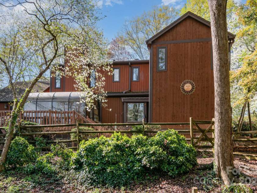 1601 Wandering Way Drive, Charlotte, NC 28226.  MLS# CAR4266480, YatesRealty ID 19498. Back of the home