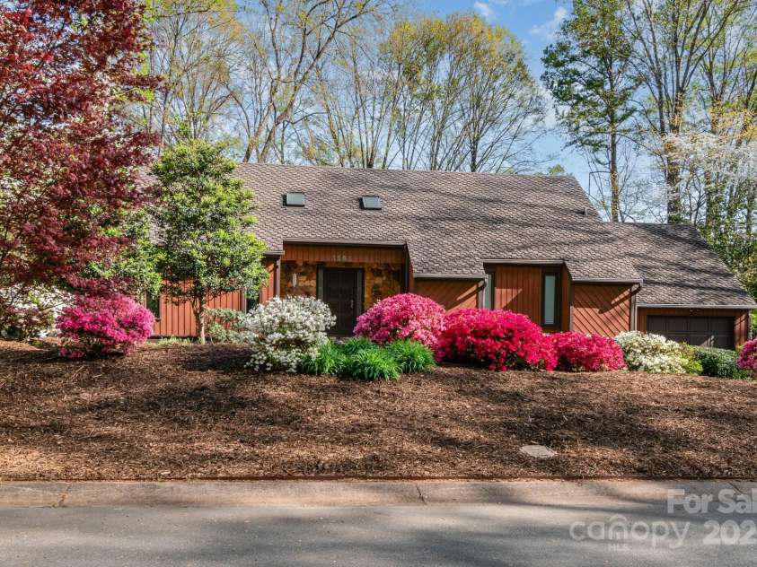 1601 Wandering Way Drive, Charlotte, NC 28226.  MLS# CAR4266480, YatesRealty ID 19498. Front in Spring