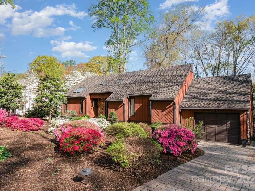 1601 Wandering Way Drive, Charlotte, NC 28226.  MLS# CAR4266480, YatesRealty ID 19498. Front in Spring