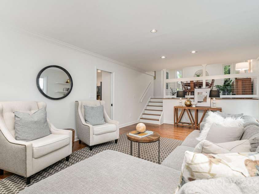 1601 Wandering Way Drive, Charlotte, NC 28226.  MLS# CAR4266480, YatesRealty ID 19498. Living Room