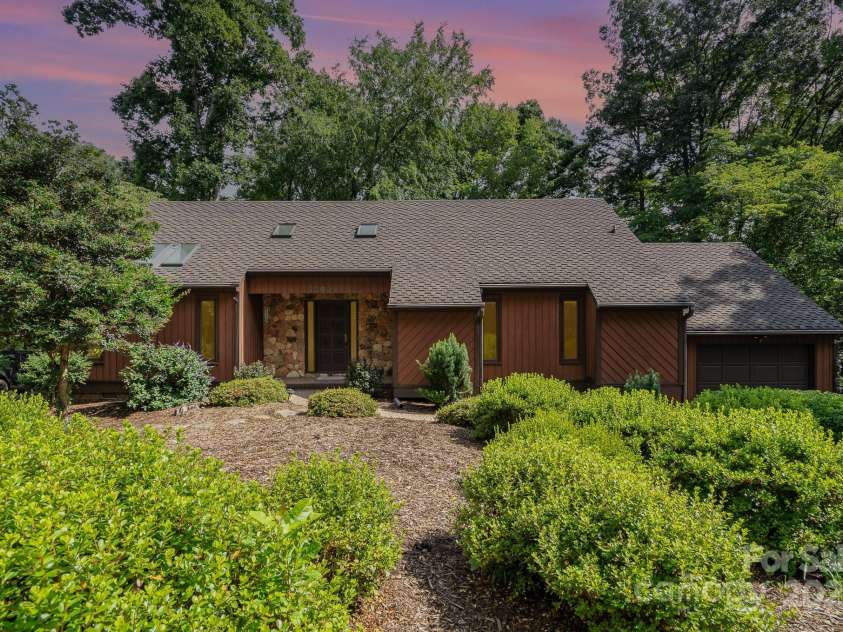 1601 Wandering Way Drive, Charlotte, NC 28226.  MLS# CAR4266480, YatesRealty ID 19498. Sunset