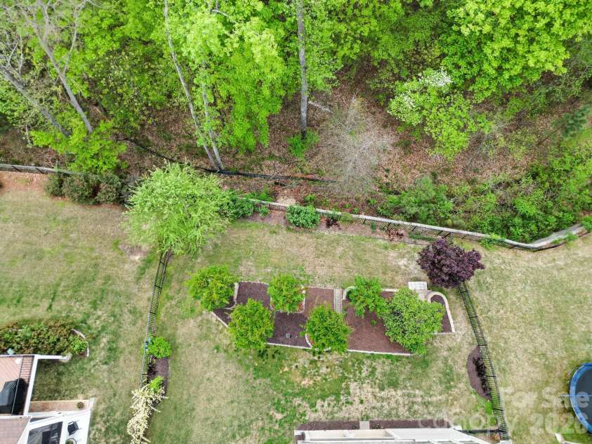 16408 Cozy Cove Road, Charlotte, NC 28278.  MLS# CAR4356132, YatesRealty ID 19498. 