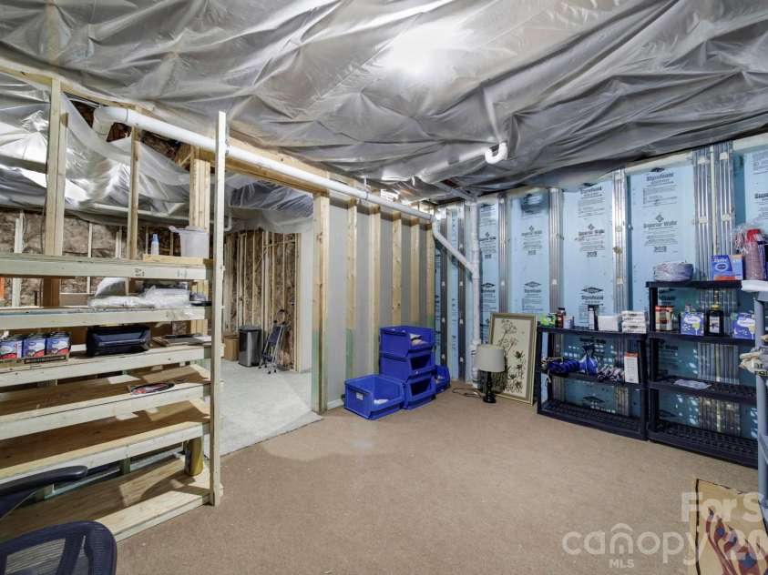 16408 Cozy Cove Road, Charlotte, NC 28278.  MLS# CAR4356132, YatesRealty ID 19498. 