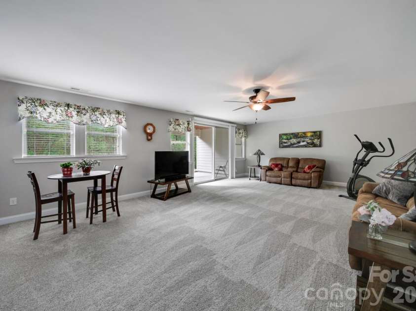 16408 Cozy Cove Road, Charlotte, NC 28278.  MLS# CAR4356132, YatesRealty ID 19498. 